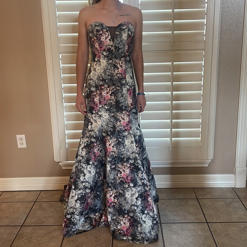 dress worn once